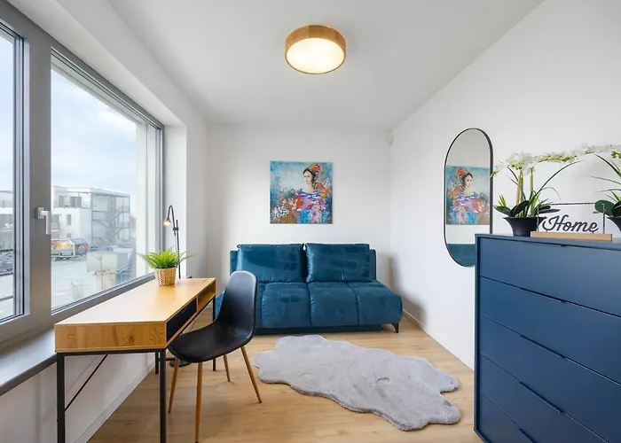 By The Golf Course * Hruba Borsa